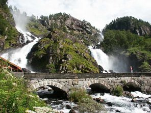 Foto van waterval Ltefossen in Noorwegen