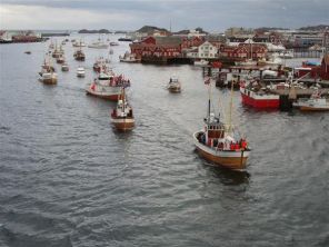 Foto van vissersboten in Svolvr in Noorwegen